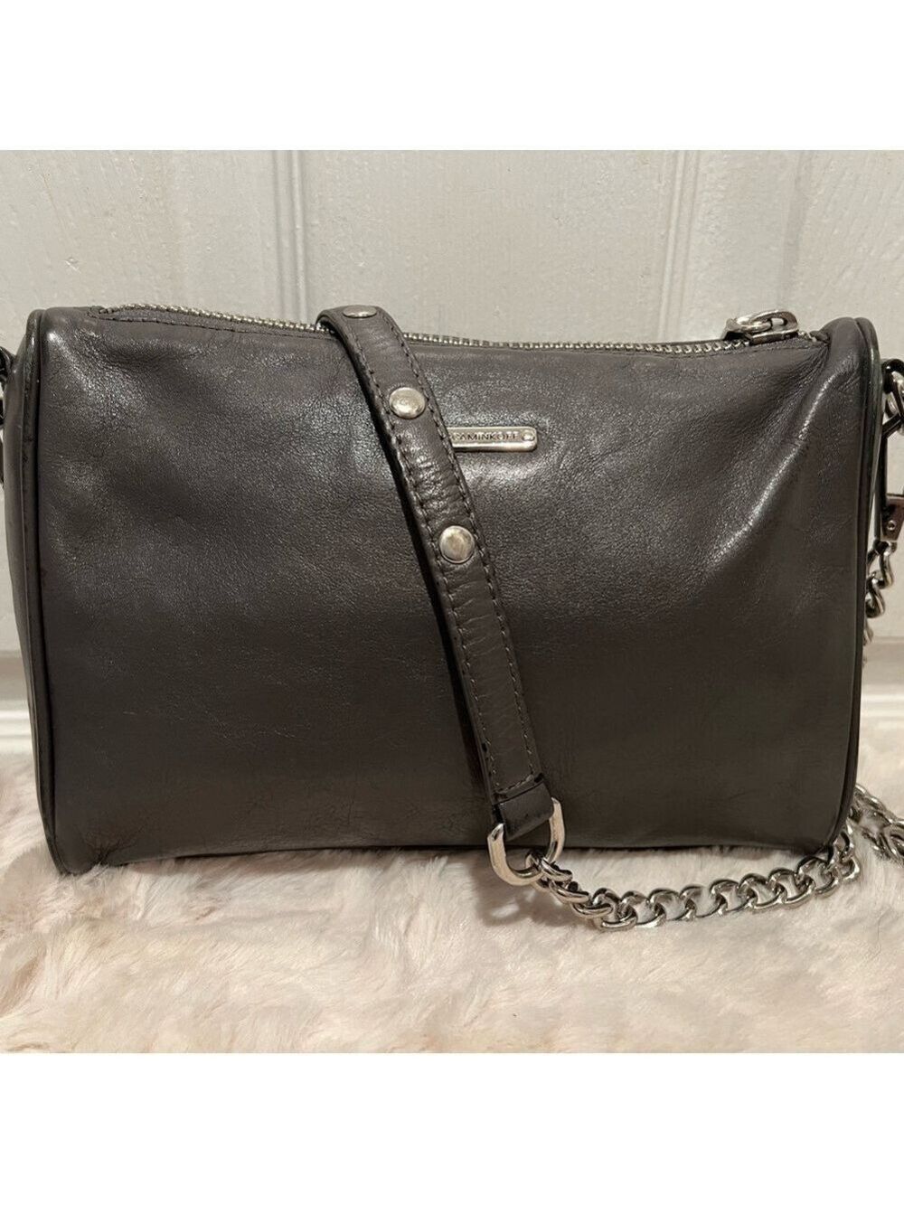 REBECCA MINKOFF CROSSBODY GRAY LEATHER BAG.